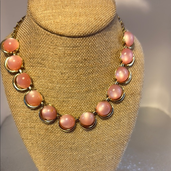 Elegant Thermoset Pink and Gold Necklace Vintage - Picture 1 of 3